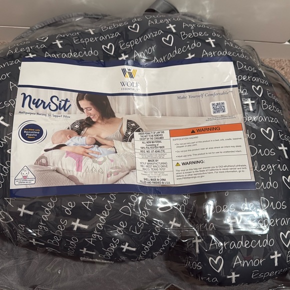 Nursing pillow brand new 💜 - Picture 1 of 3